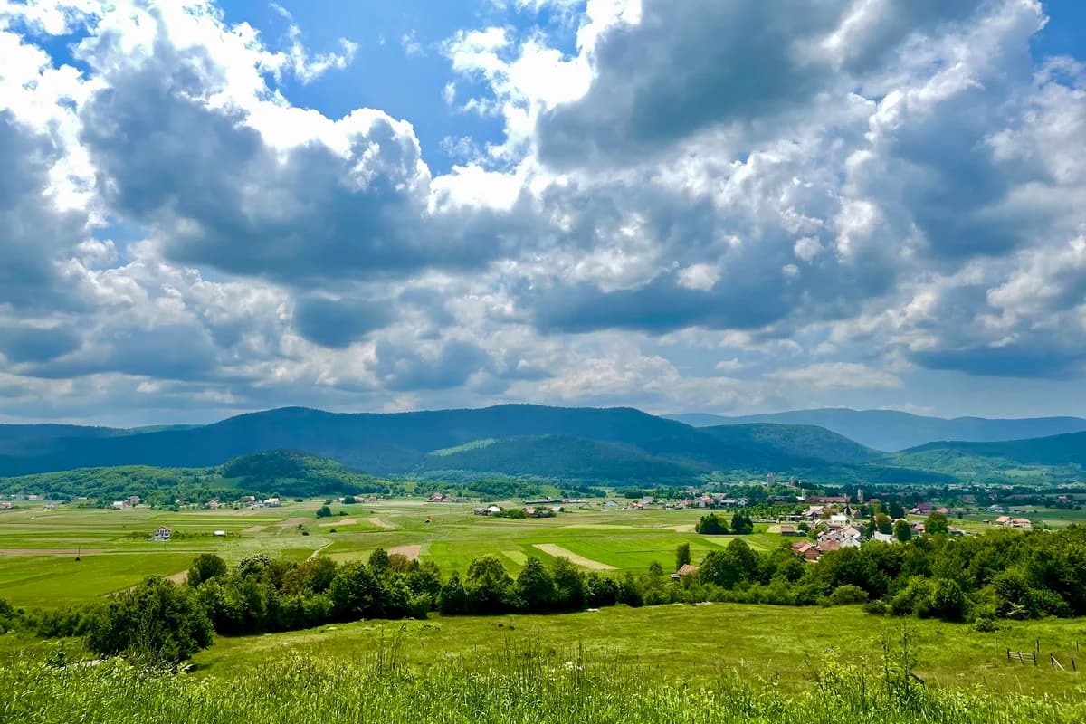 Vidikovac Brinje na dlanu
