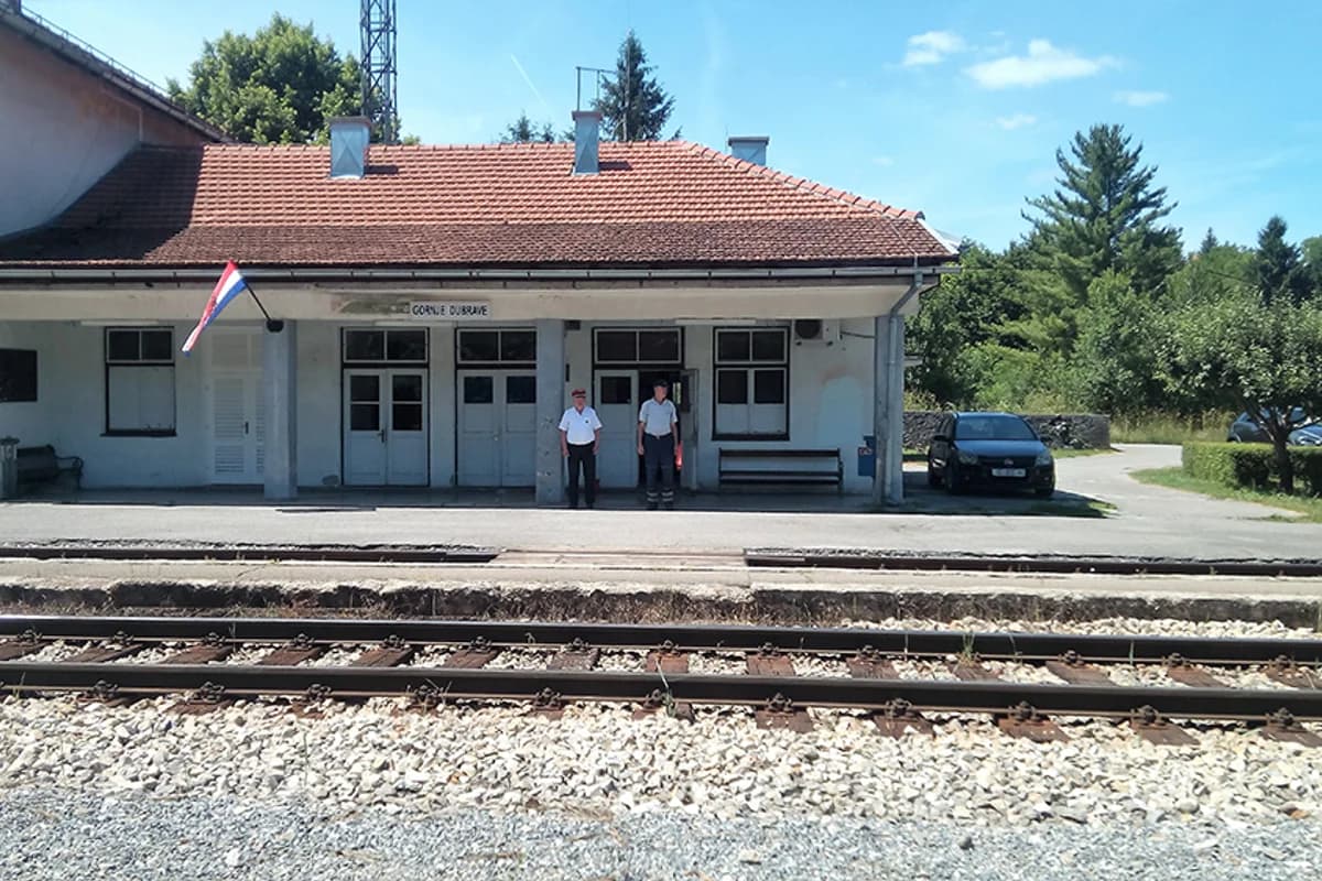 Željeznička stanica Gornje Dubrave