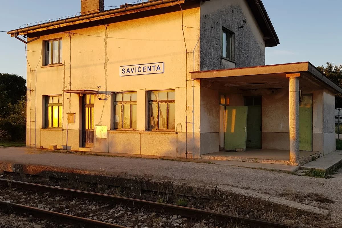 Željeznička stanica Savičenta
