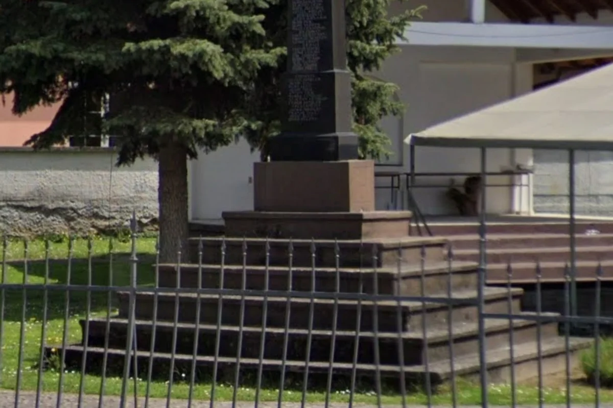 Spomenik NOB Jakšić