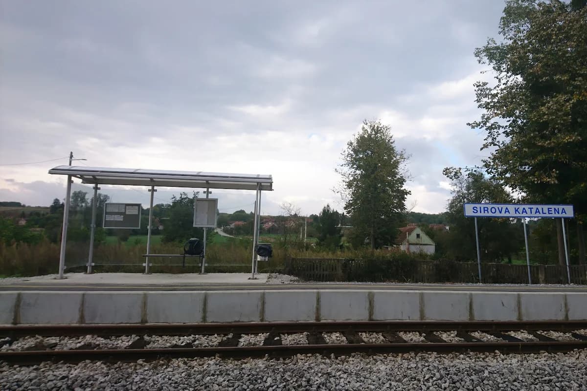 Željeznička stanica Sirova Katalena