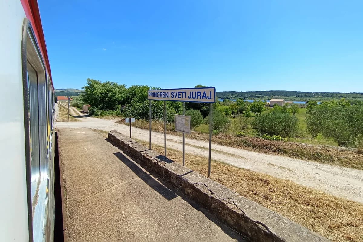 Željeznička stanica Primorski Sveti Juraj