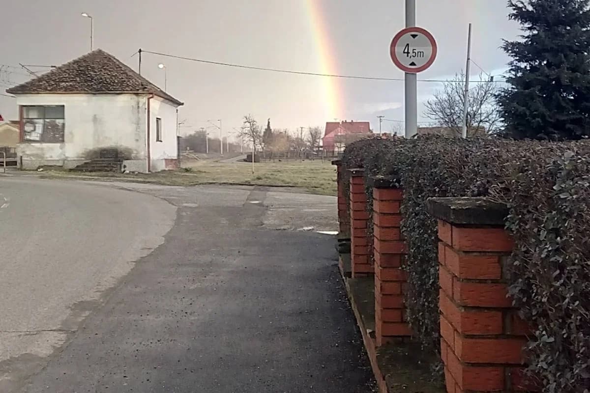 Željeznička stanica Lužani-Malino