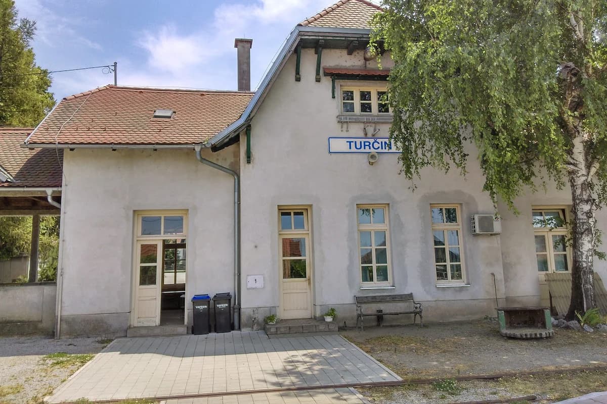 Željeznička stanica Turčin