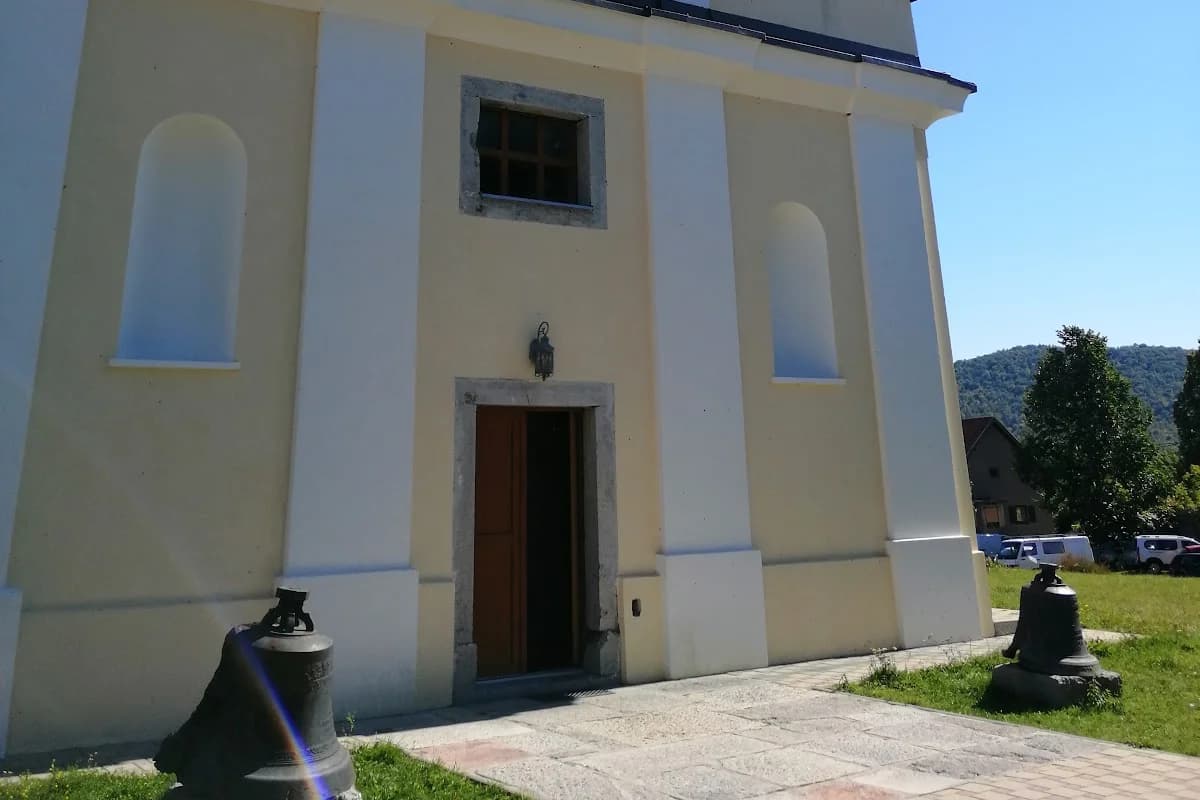Željeznička stanica Lovinac