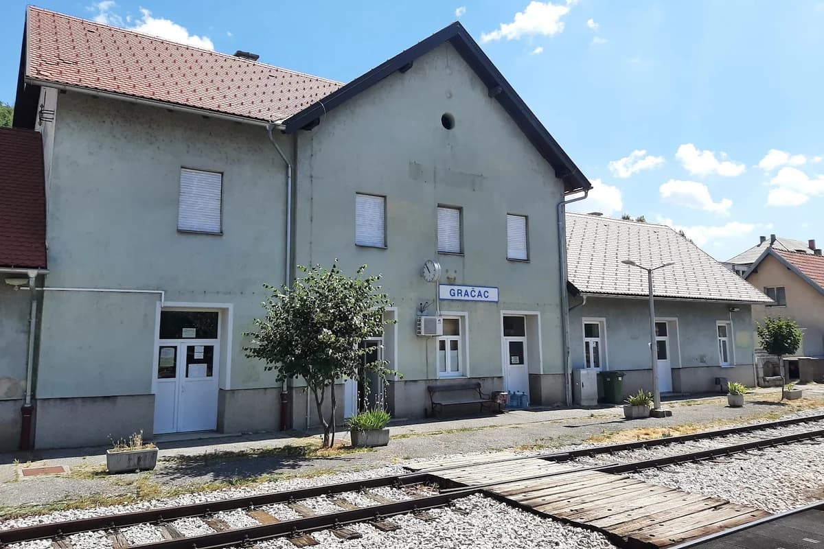 Željeznička stanica Gračac