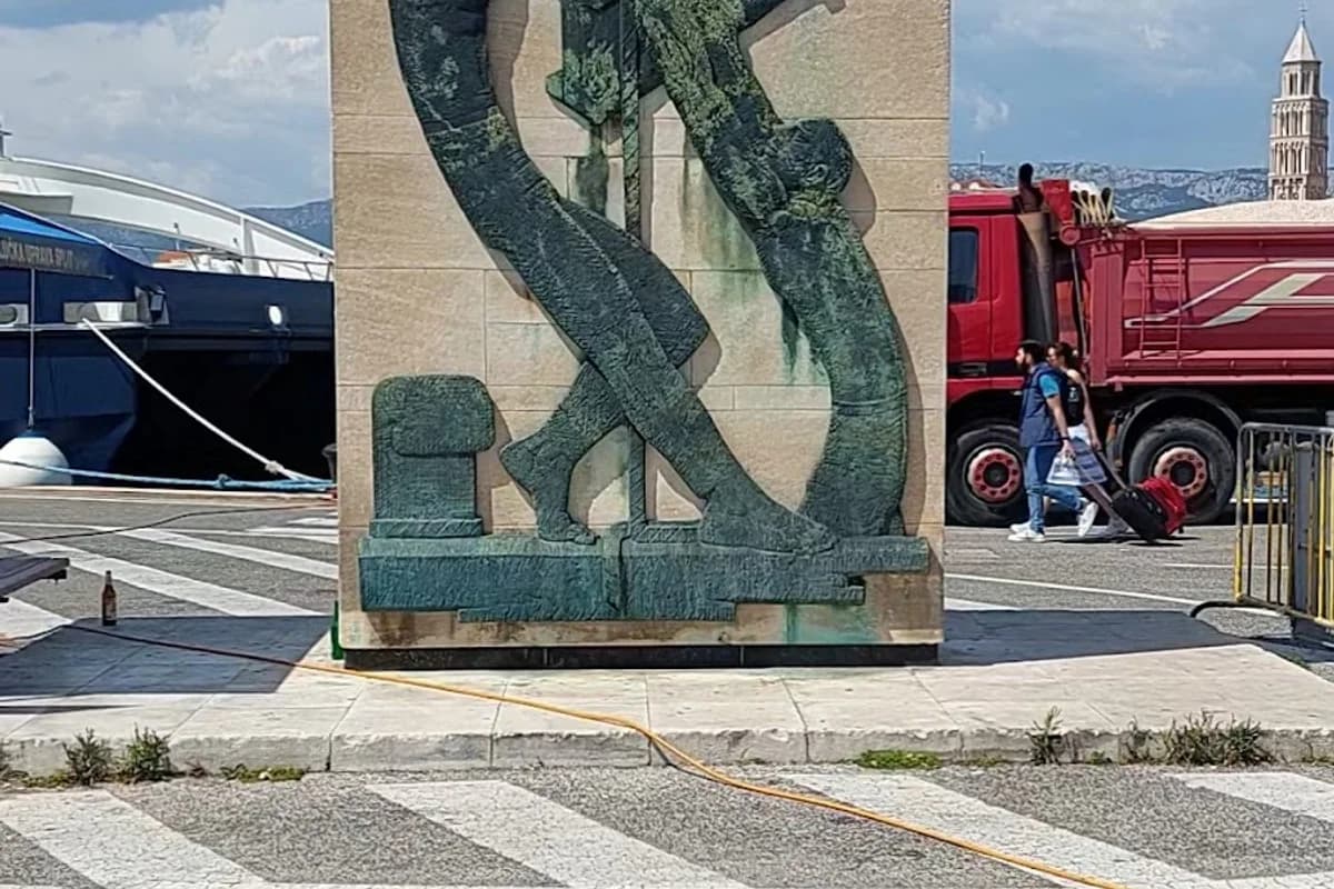 Spomenik palim lučkim i obalnim radnicima Splita