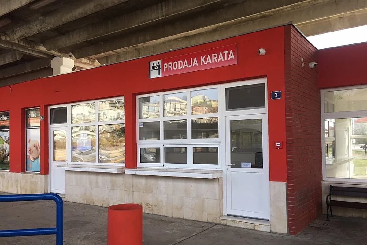 Autobusni kolodvor Drniš