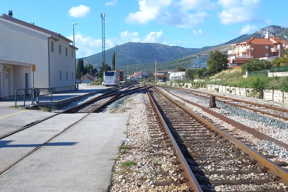 Željeznička stanica Kaštel Stari