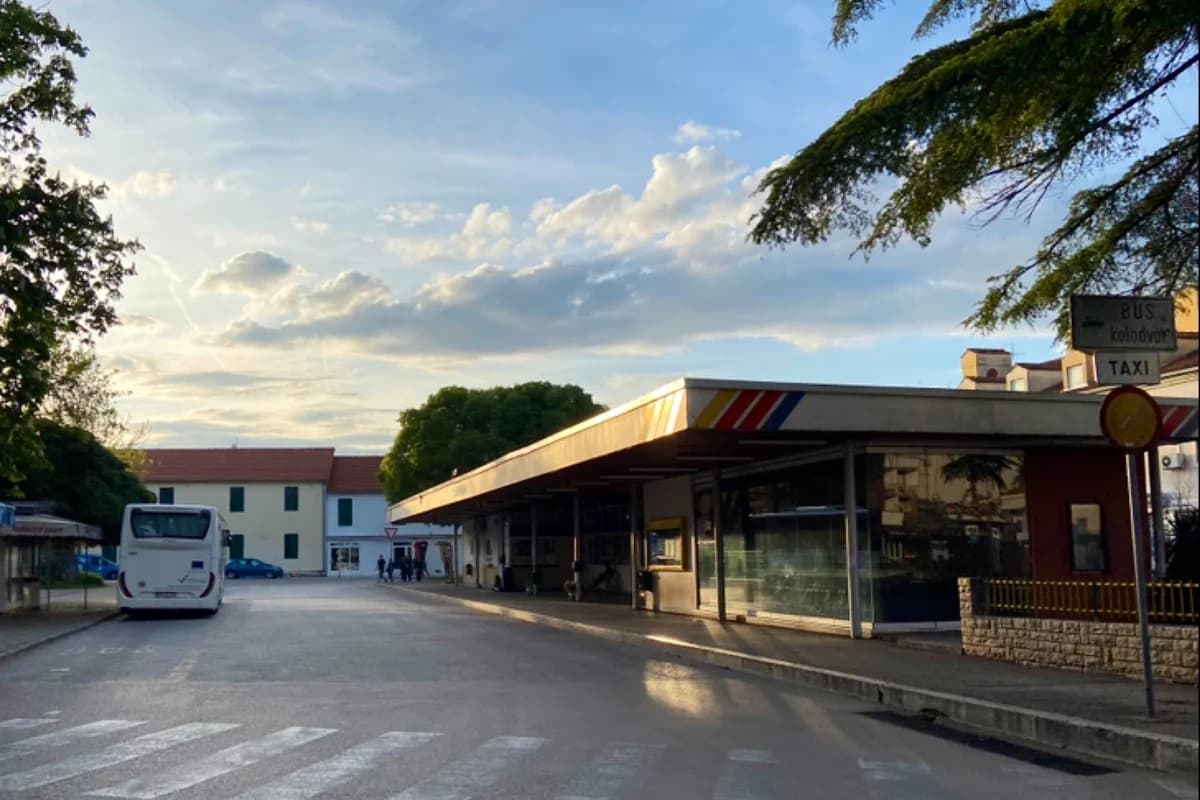 Autobusni kolodvor Biograd na Moru