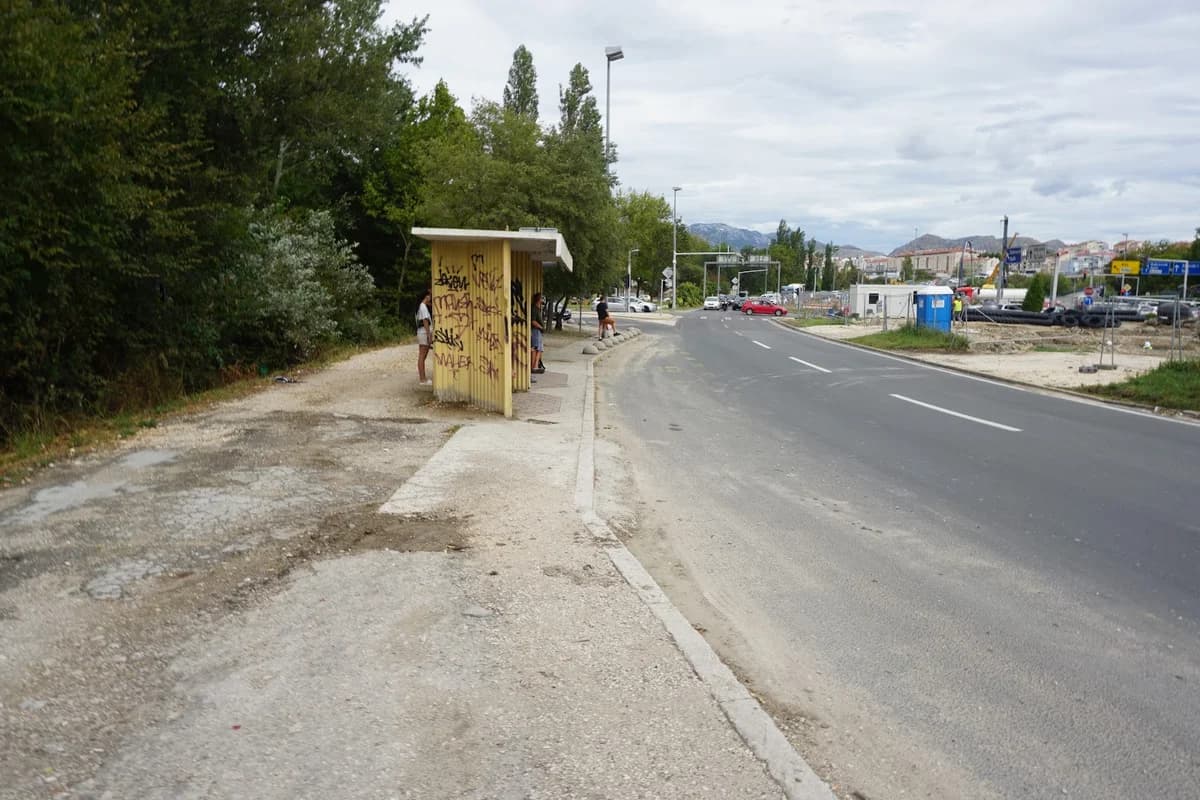 Željeznička stanica Solin Širina