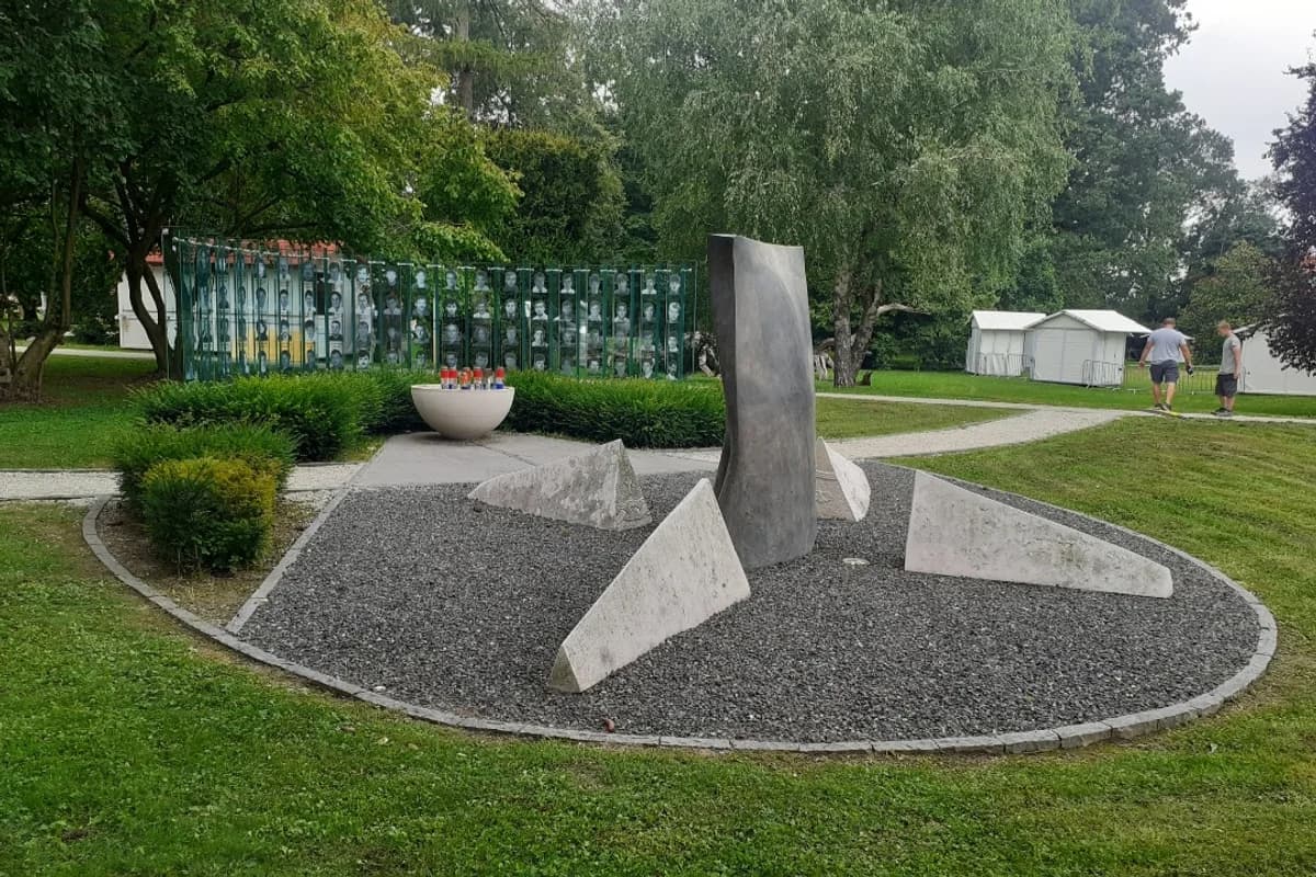 Spomenik hrvatskim braniteljima