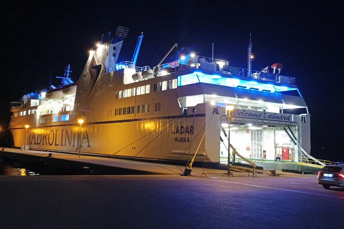 Trajektna luka Taxiboot to Hvar