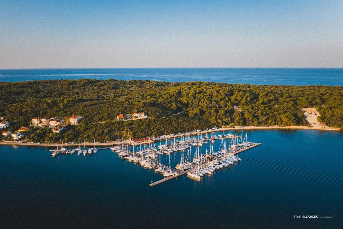Marina Veli Rat