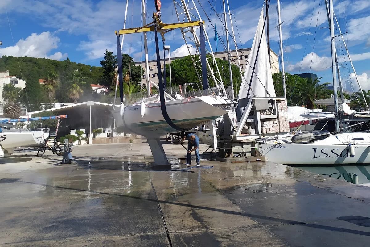 Marina Jedriličarski klub Mornar