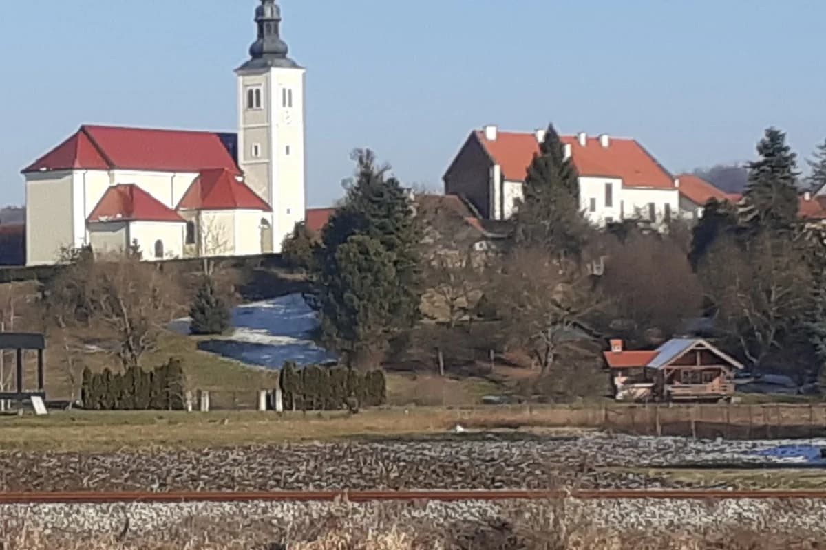 Željeznička stanica Sveti Križ Začretje