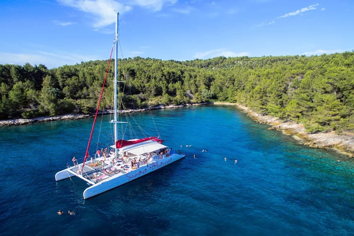 Trajektna luka Summer Blues Catamaran