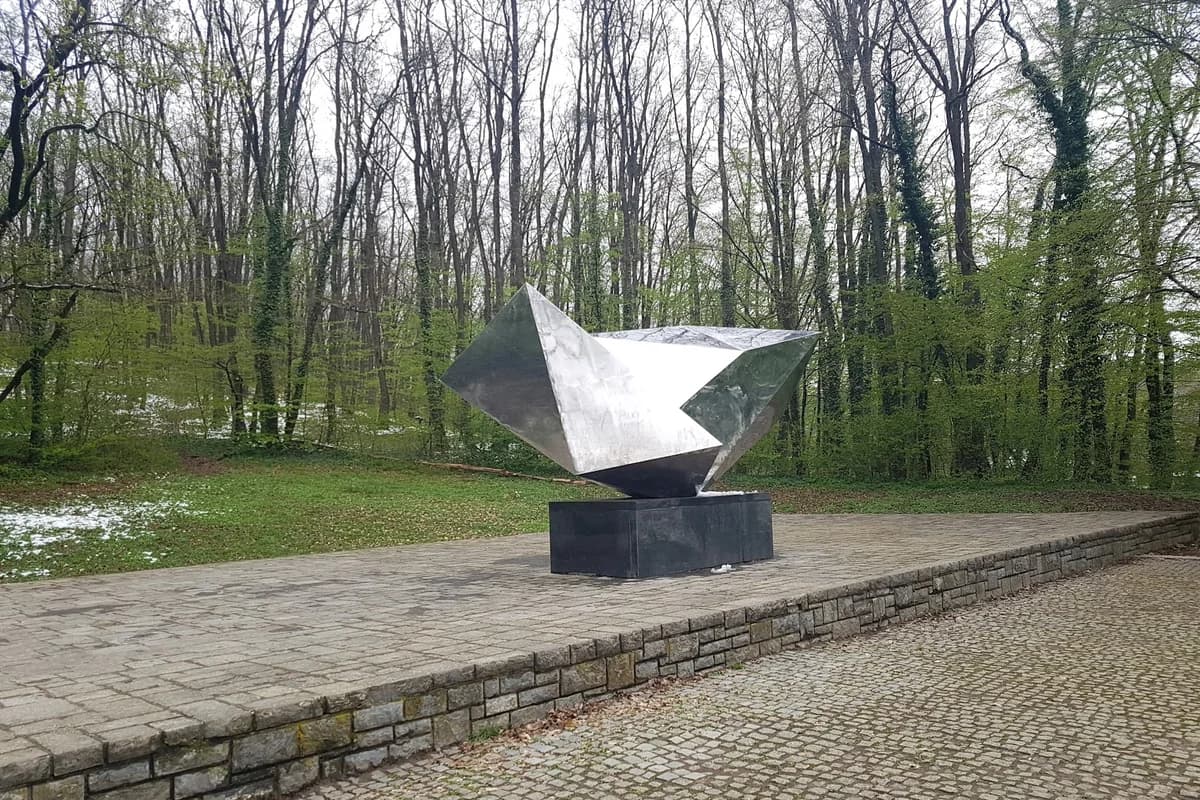 Spomen-park Dotrščina