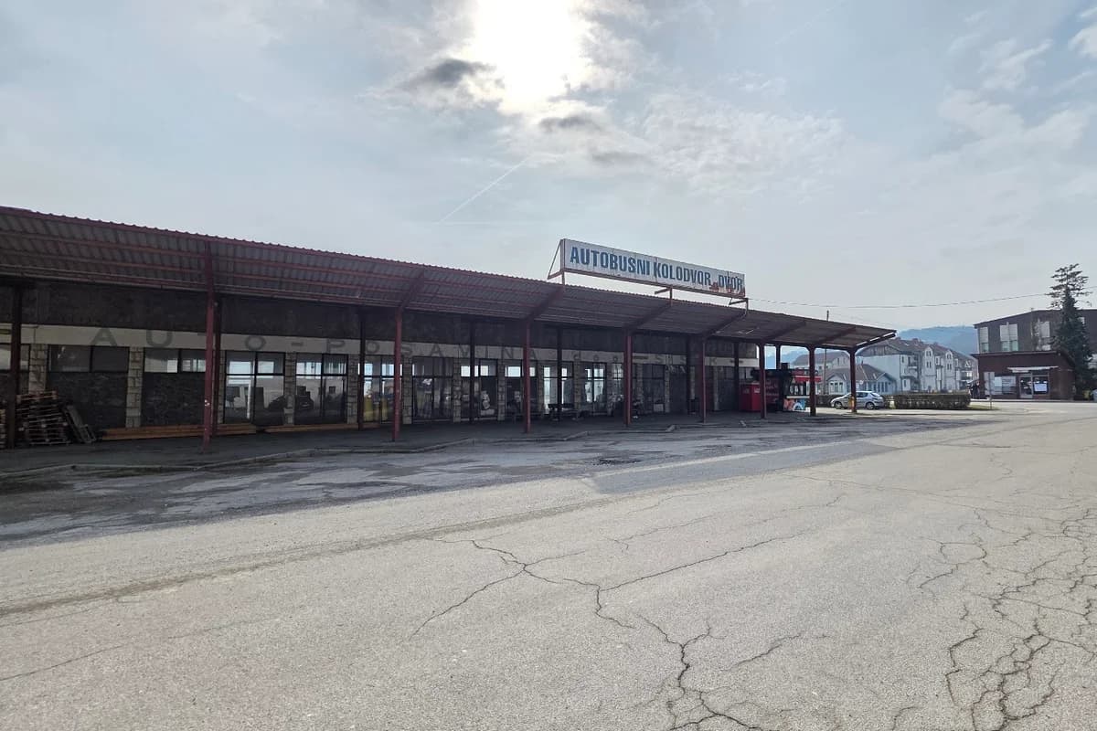 Autobusni kolodvor Dvor