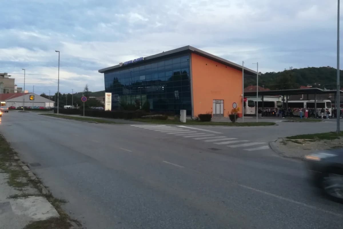 Autobusni kolodvor Požega