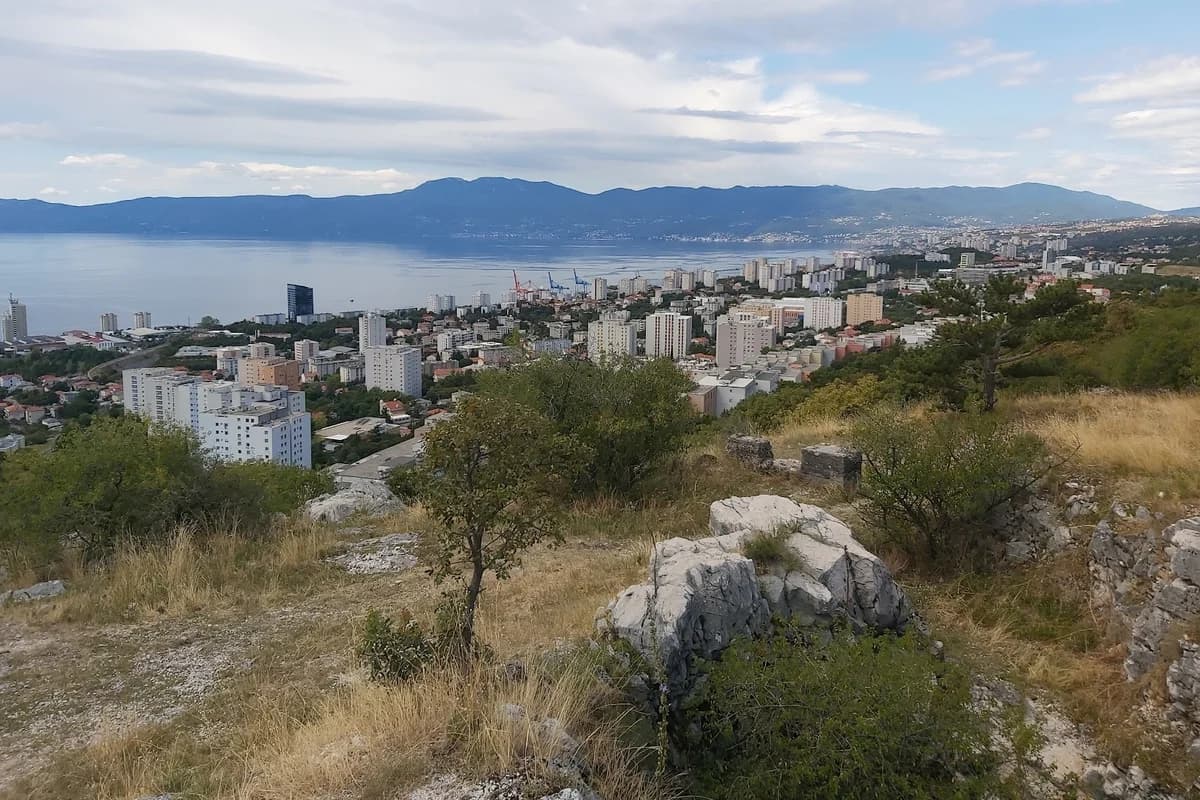 Vidikovac na brdu sv. Križ
