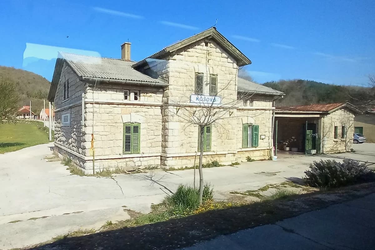 Željeznička stanica Kosovo