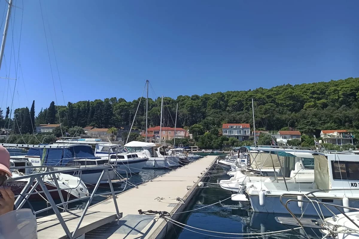 Komunalna Lučica Luka Korčula (PORTO UŠ)