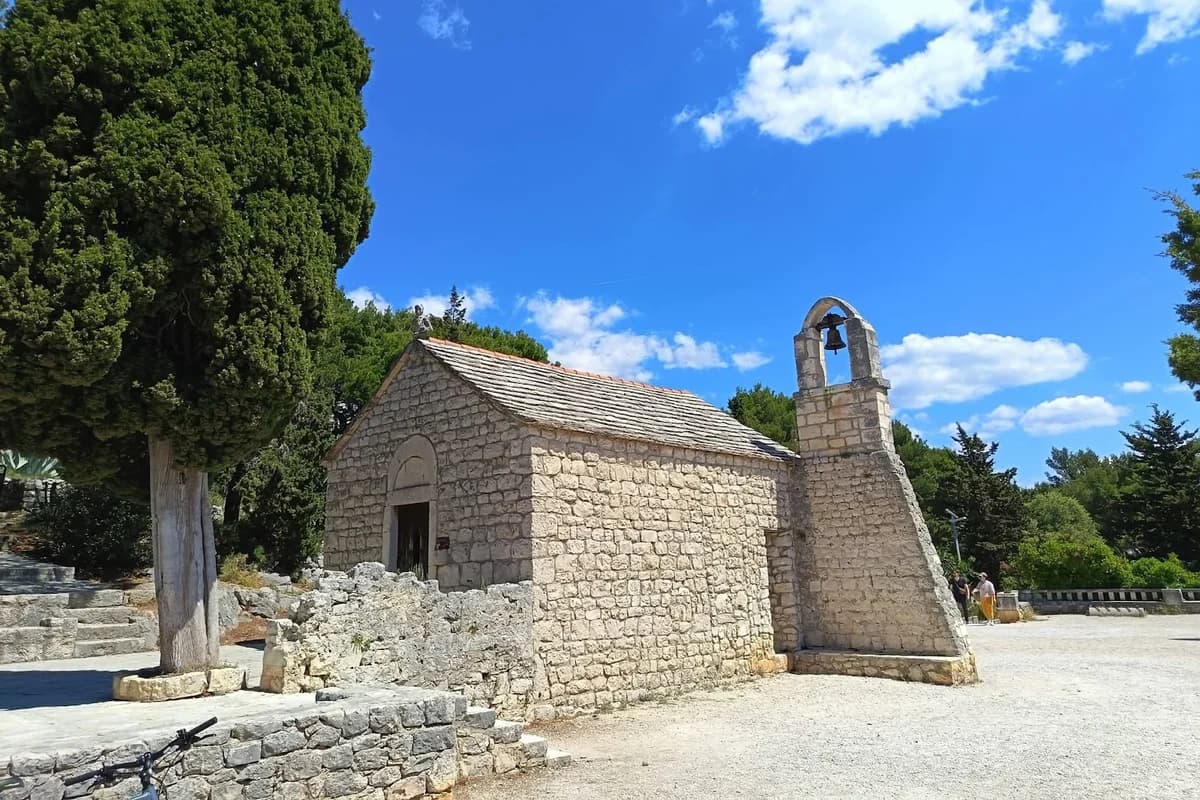 Crkvica sv. Nikole na Marjanu