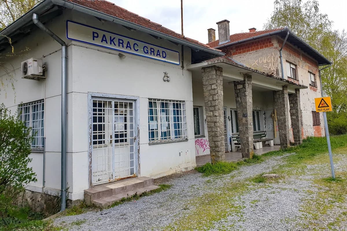 Željeznička stanica Pakrac Grad