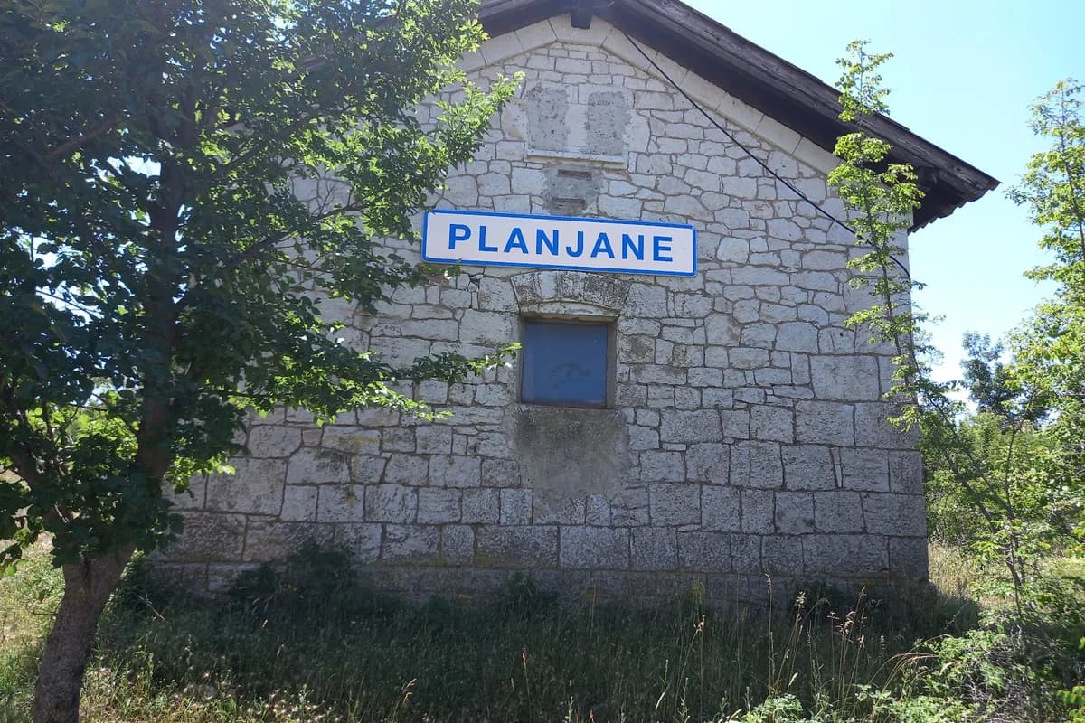 Željeznička stanica Planjane