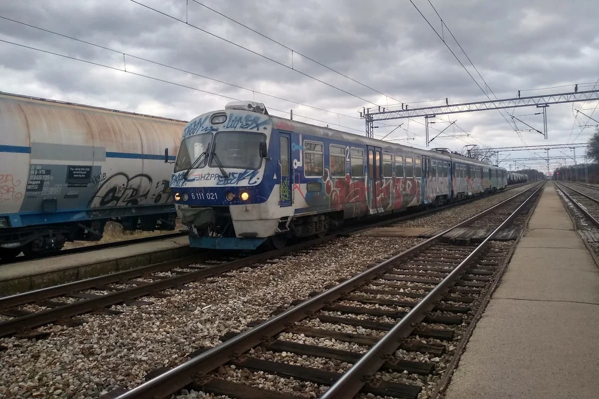Željeznička stanica Garčin