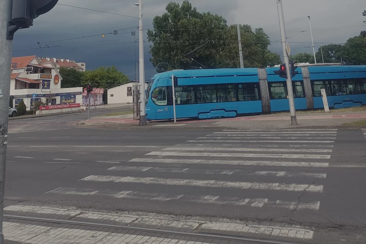 Autobusni kolodvor Dubec