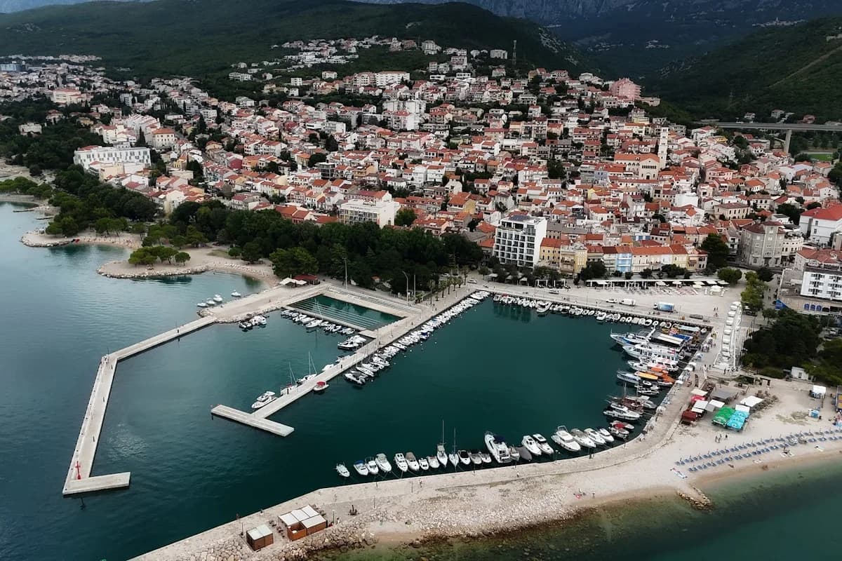 Autobusni kolodvor Crikvenica