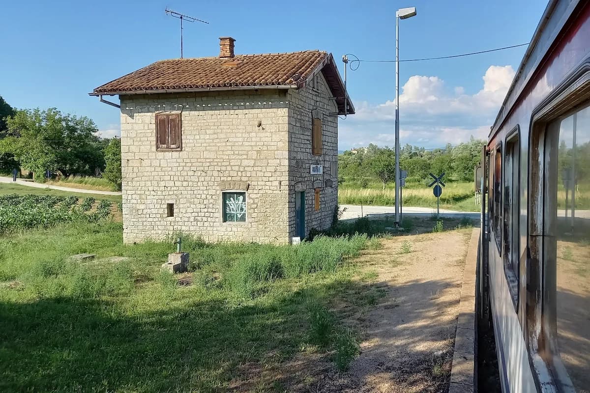 Željeznička stanica Novaki