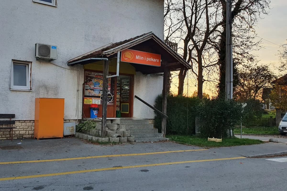 Autobusni kolodvor Križ