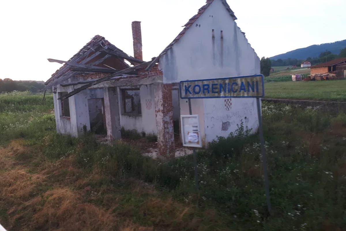 Željeznička stanica Koreničani