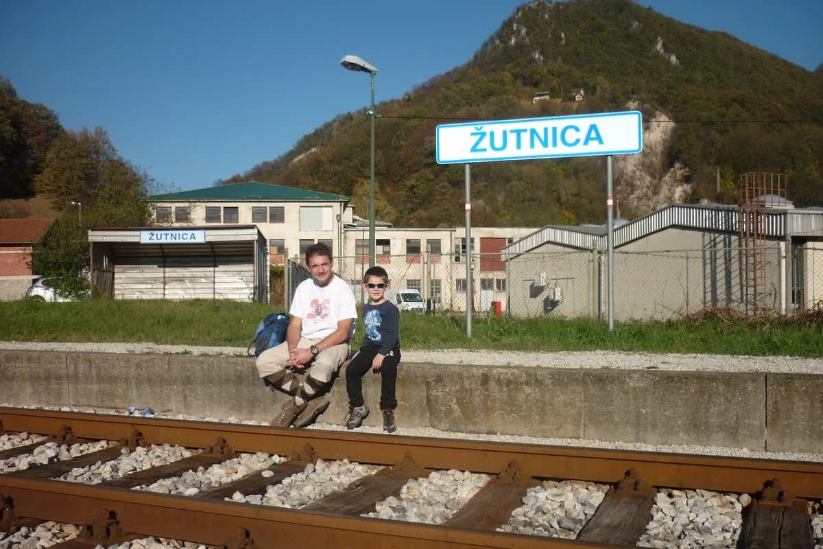 Željeznička stanica Žutnica