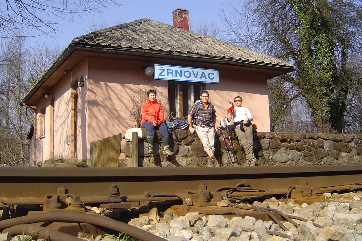 Željeznička stanica Žrnovac