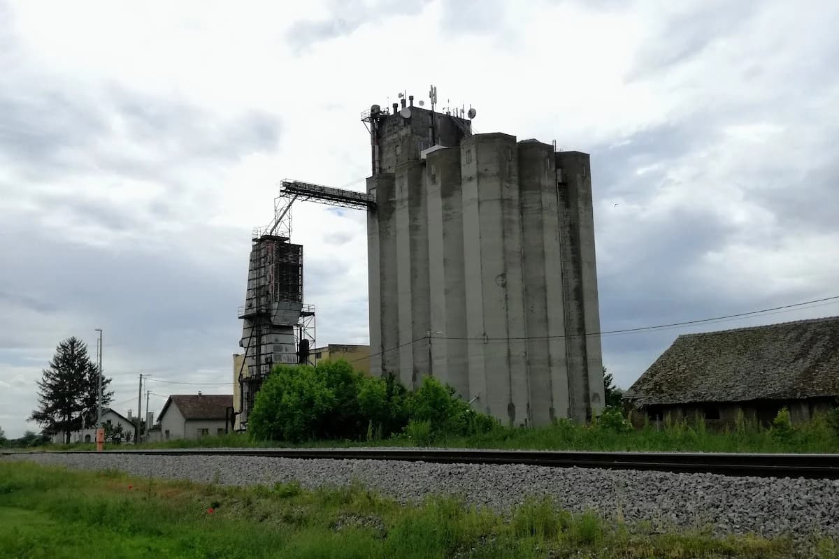 Željeznička stanica Ernestinovo