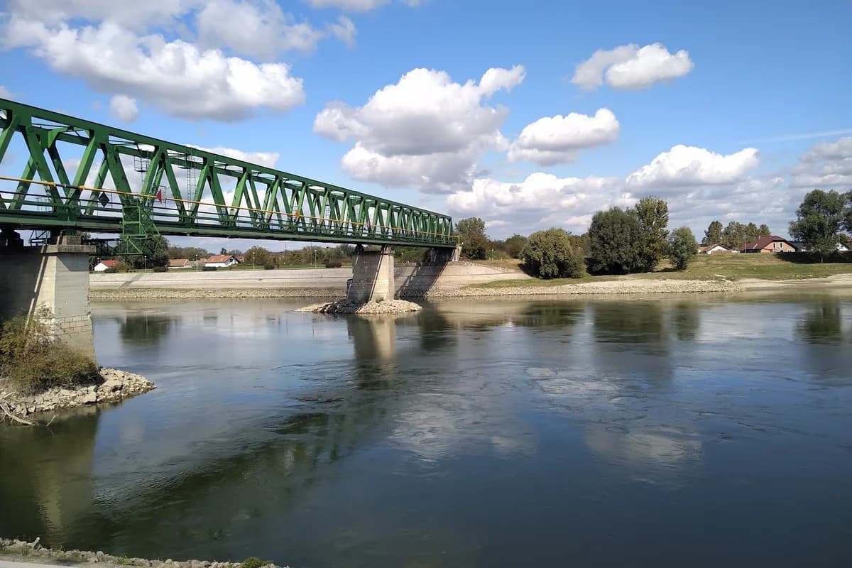 Plaža kod Željezničkog mosta