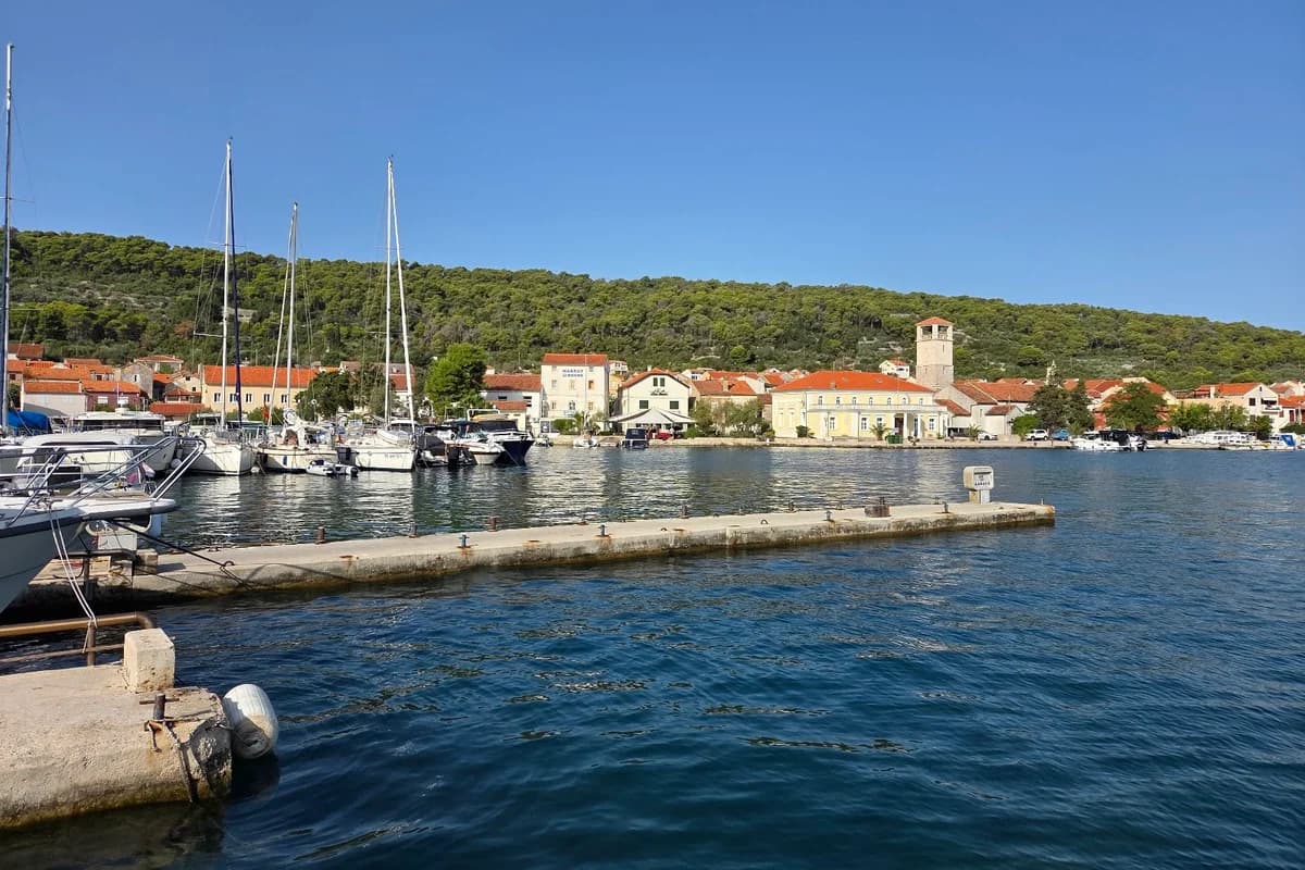 Marina Veli Iž (Recepcija)
