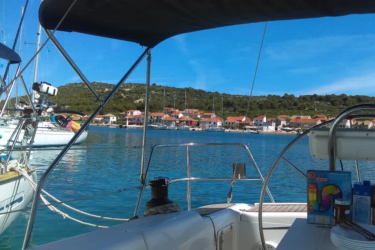 Trajektna luka Kaprije