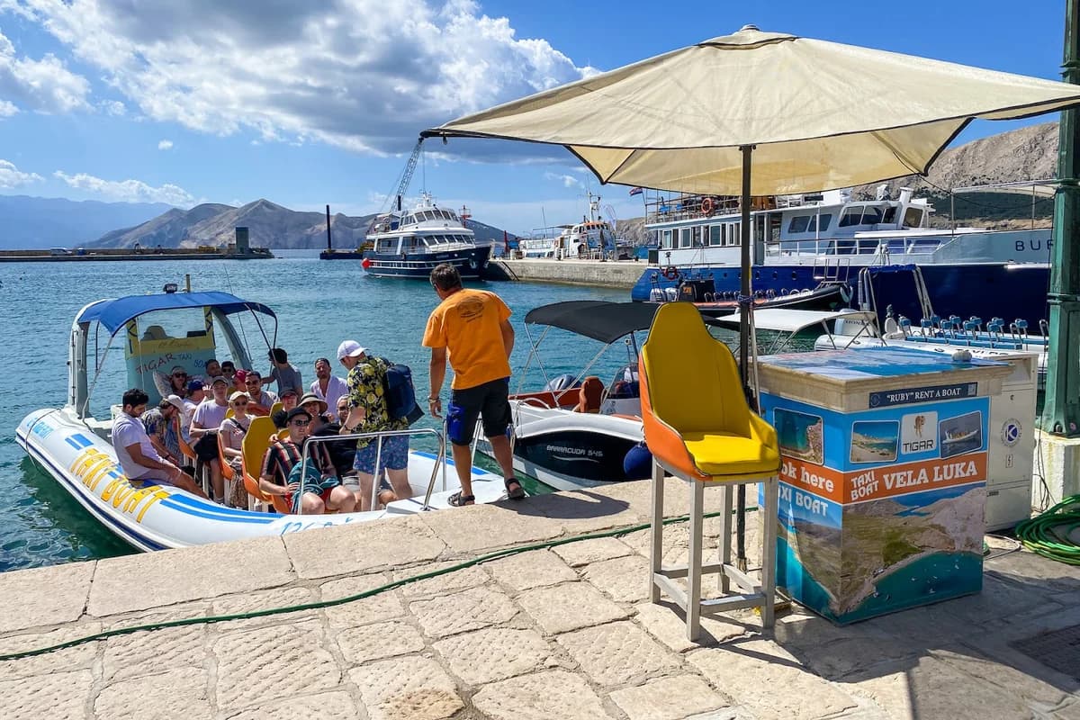 Trajektna luka Taxi Boat Baška