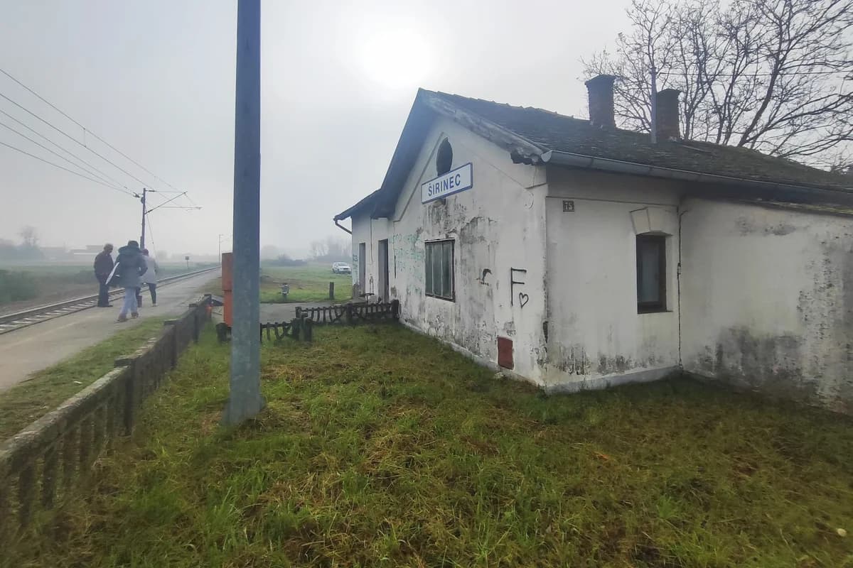 Željeznička stanica Širinec