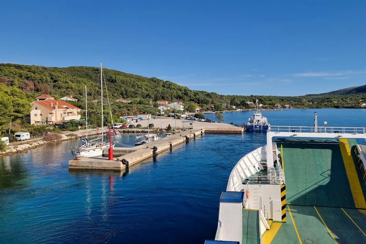Trajektna luka Brbinj