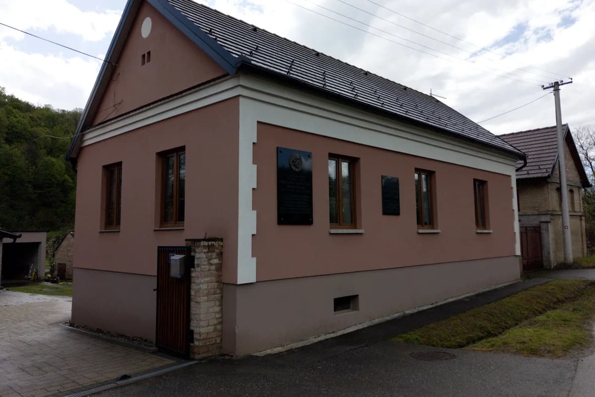 Rodna kuća Dragutina Tadijanovića
