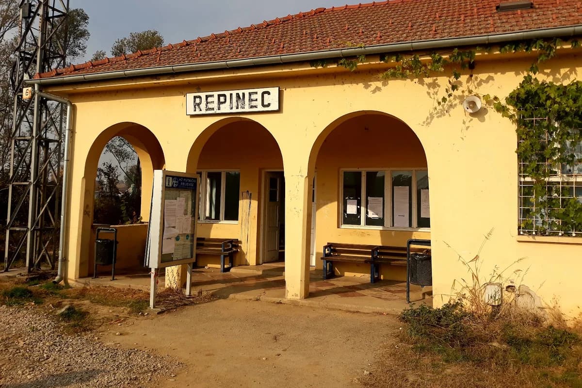 Željeznička stanica Repinec