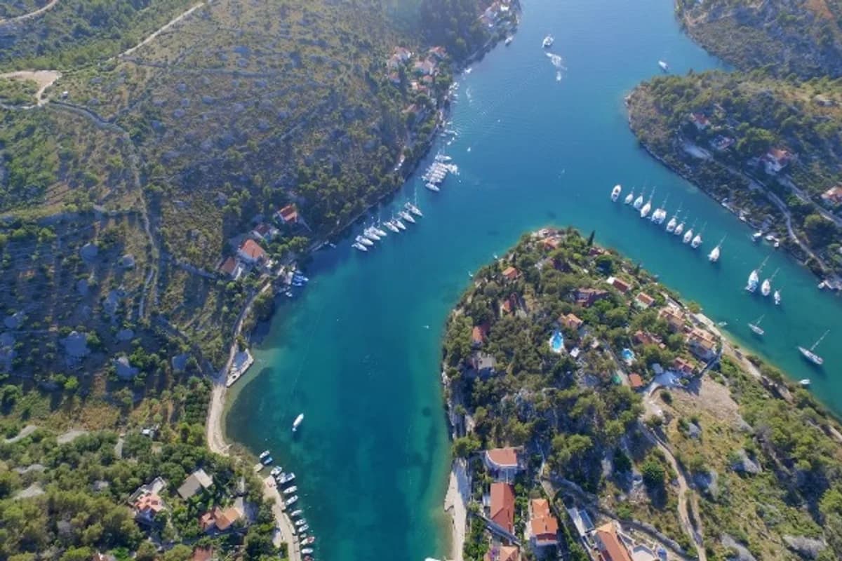Marina Bobovišća