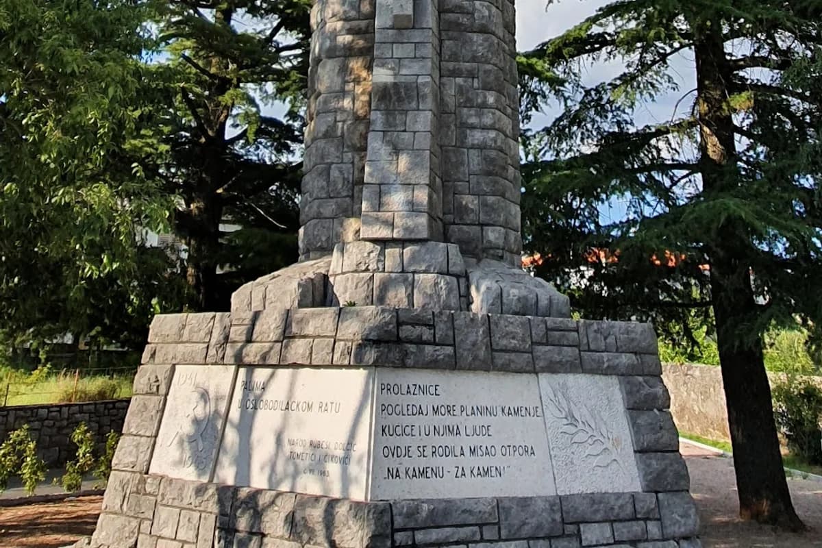 Spomenik palim borcima i žrtvama fašizma