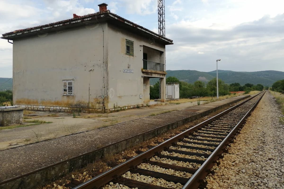 Željeznička stanica Koprno